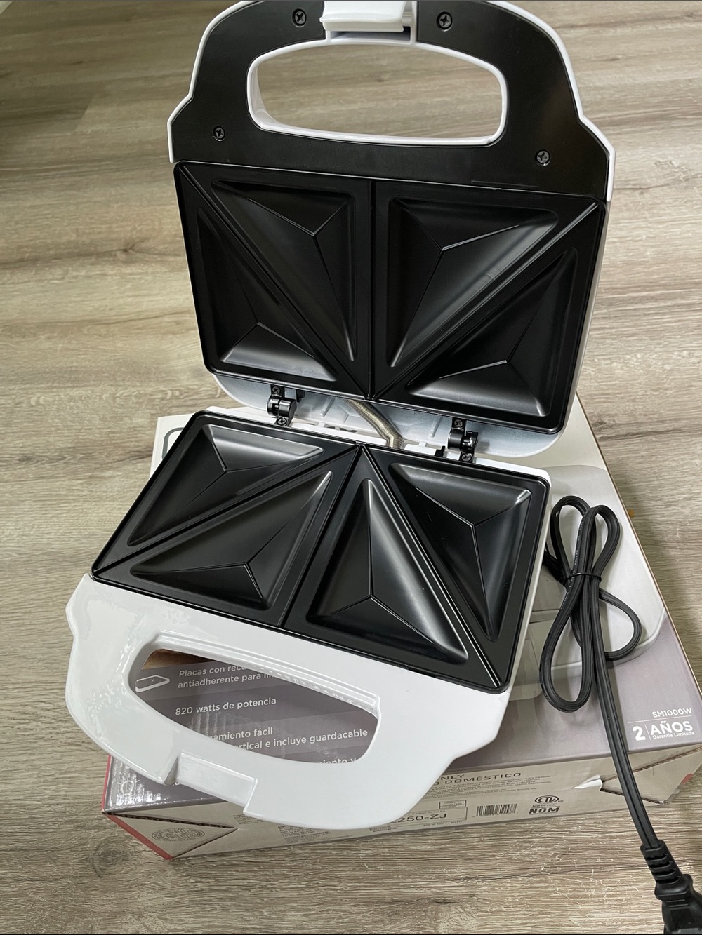 NIB Black + Decker XPRESS Sandwich maker